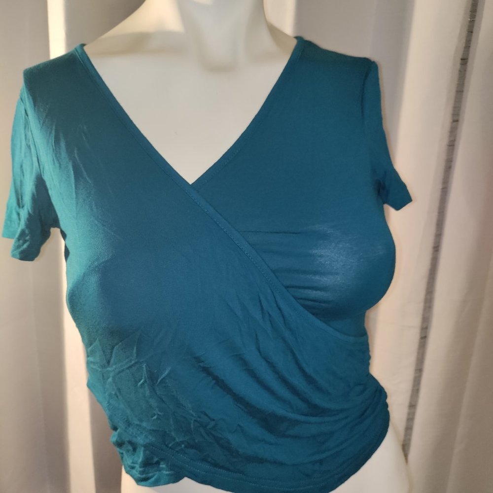 Vetior - Cute Short-sleeve Crop Top